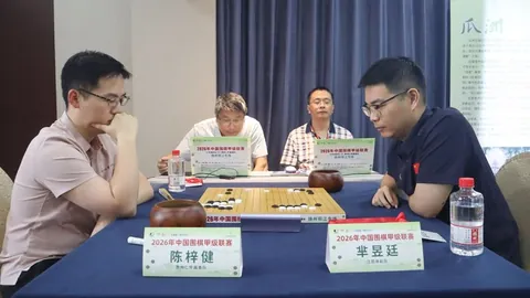 腾讯电竞新品发布，专业装备受欢迎